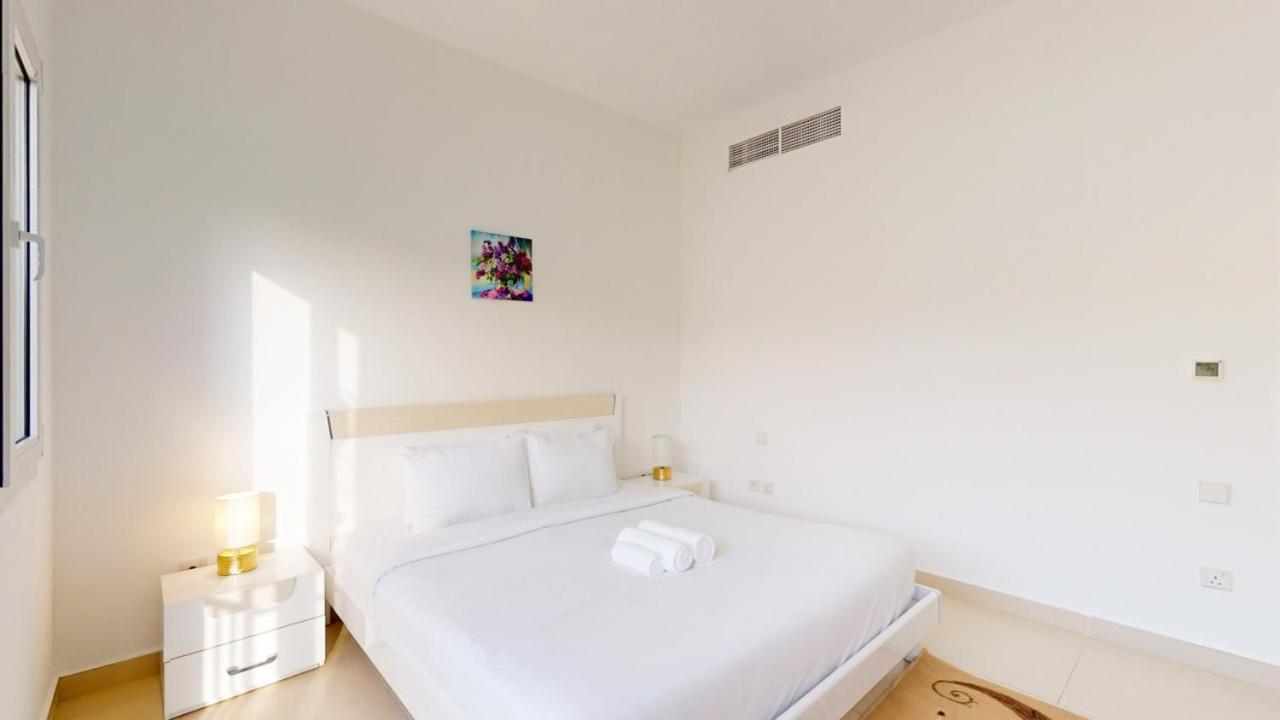 Bella Casa At Serena - Peaceful Three Bed Villa ดูไบ ภายนอก รูปภาพ